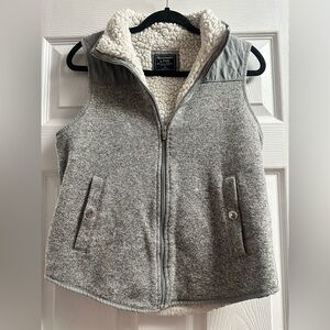 Abercrombie & Fitch Sherpa Lined Vest Size Medium